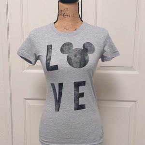 AUTHENTIC 🎀New☘️💖DISNEY T-SHIRT, GRAY, SM , 99% COTTON 10% POLYESTER🎀